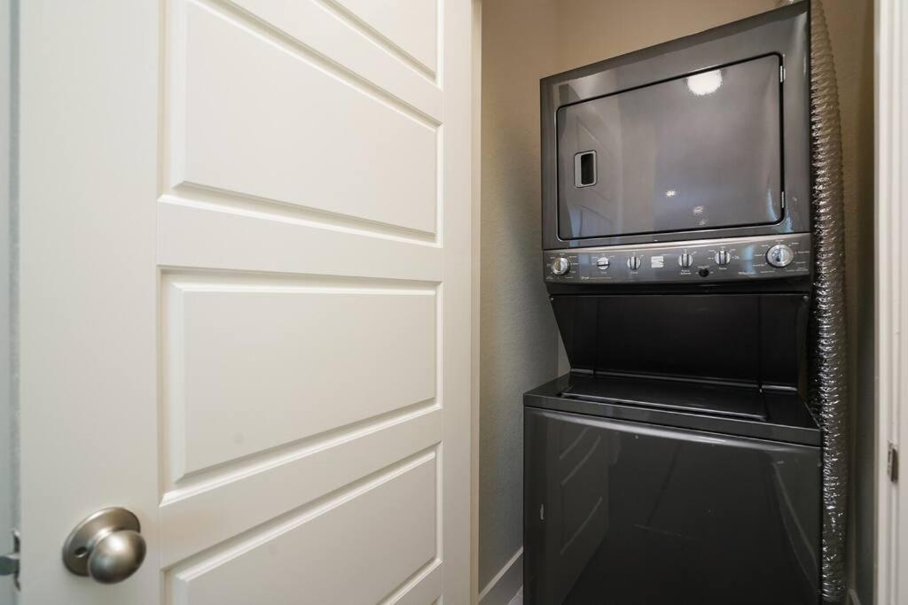 Spacious, Sleeps 6, St Phillips, King Bed San Antonio Exteriör bild