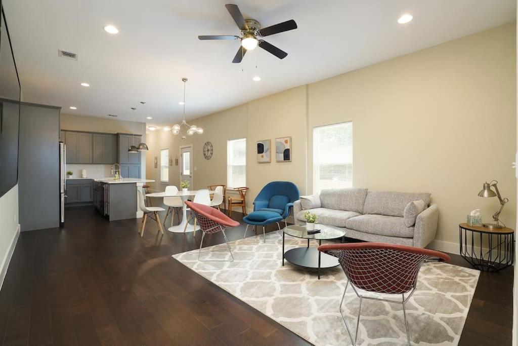 Spacious, Sleeps 6, St Phillips, King Bed San Antonio Exteriör bild