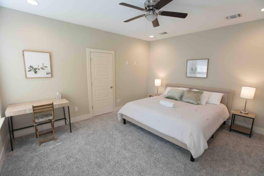 Spacious, Sleeps 6, St Phillips, King Bed San Antonio Exteriör bild